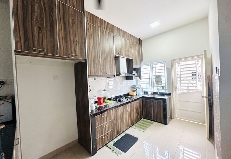 Albury 2, Taman Tasik Senangin