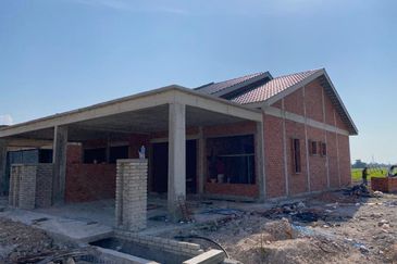 TAMAN BESTARI - PENDANG