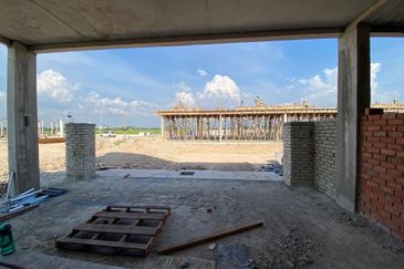 TAMAN BESTARI - PENDANG