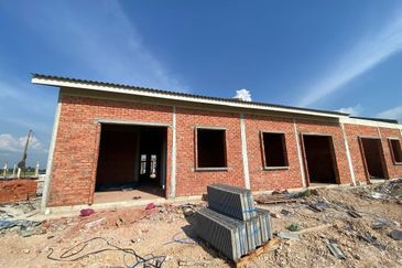 TAMAN BESTARI - PENDANG