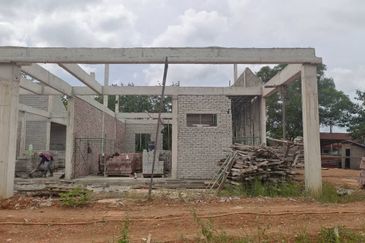 TAMAN PUTERI - POKOK SENA