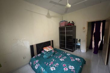 Bandar Laguna Merbok