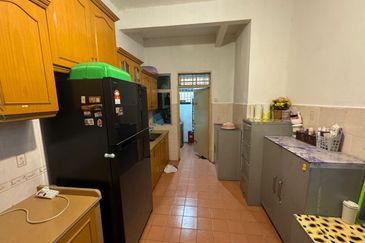 Bandar Laguna Merbok