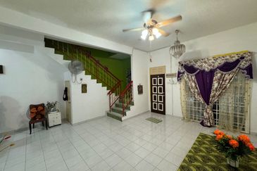 Bandar Laguna Merbok