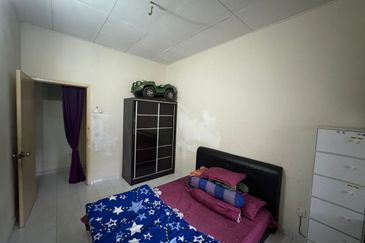 Bandar Laguna Merbok