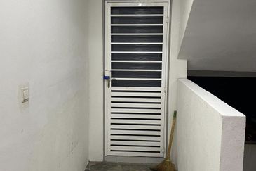 Residensi Laguna Biru 2