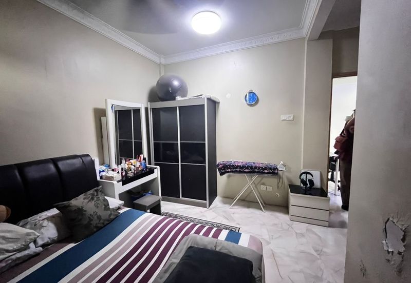 Kekwa Apartment @ Putra Perdana