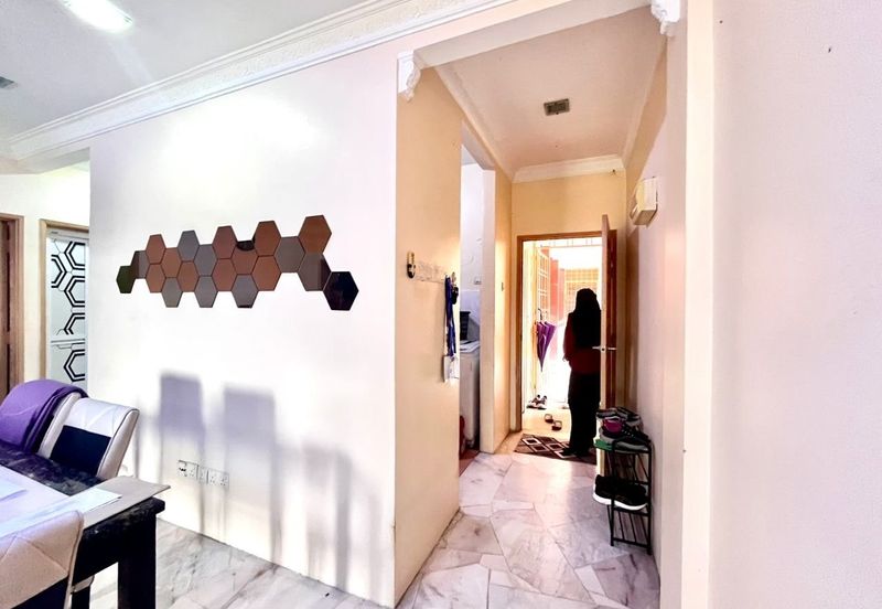 Kekwa Apartment @ Putra Perdana