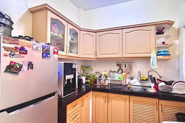 Kekwa Apartment @ Putra Perdana