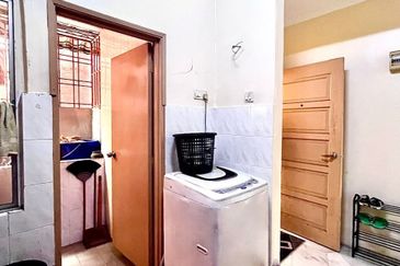 Kekwa Apartment @ Putra Perdana