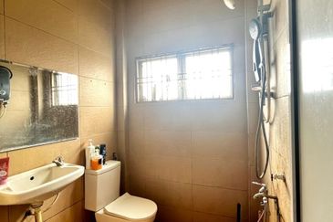 Kekwa Apartment @ Putra Perdana