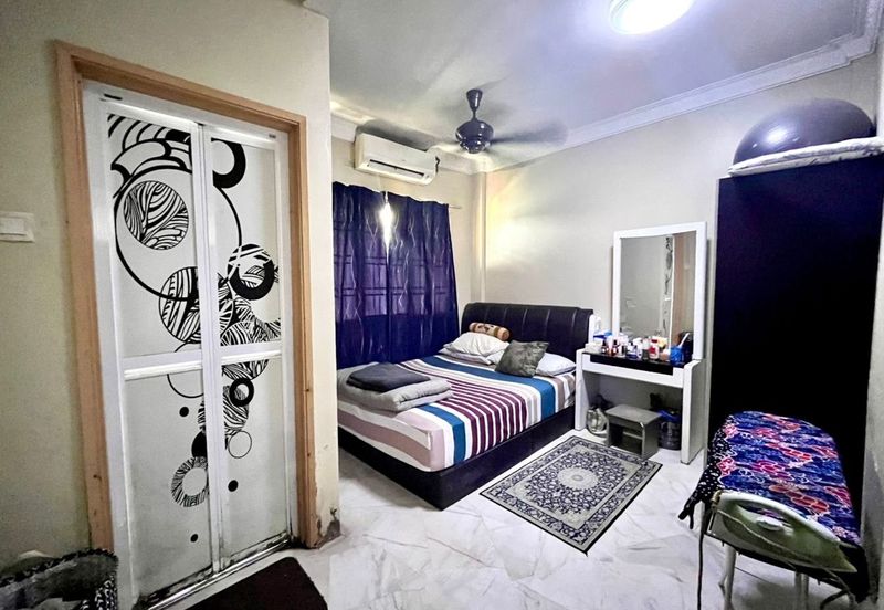 Kekwa Apartment @ Putra Perdana