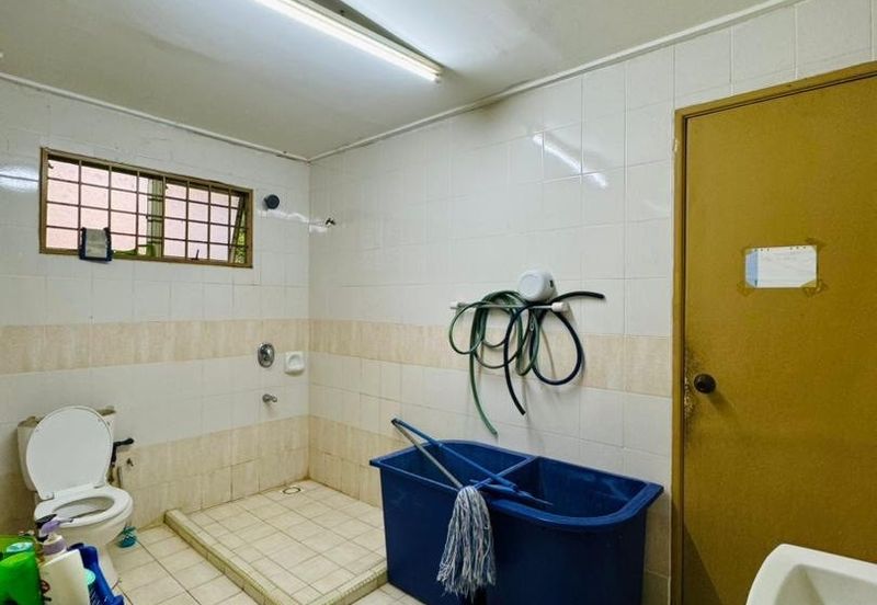 Jalan Spektrum U16 @ Taman Bukit Subang