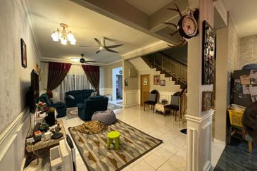 Jalan Spektrum U16 @ Taman Bukit Subang