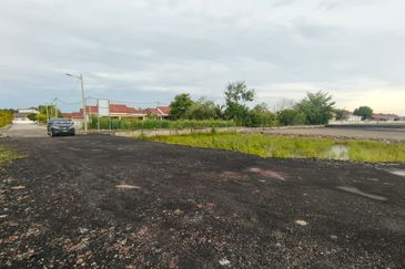 TAMAN NABIRA (JALAN HUTAN KAMPUNG)