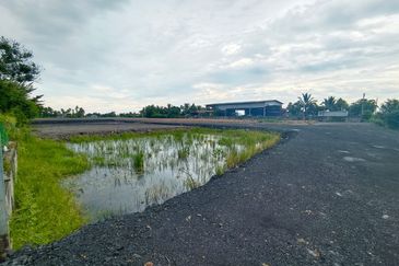TAMAN NABIRA (JALAN HUTAN KAMPUNG)