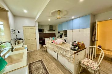 Jalan Tengku Ampuan Zabedah E 9/E