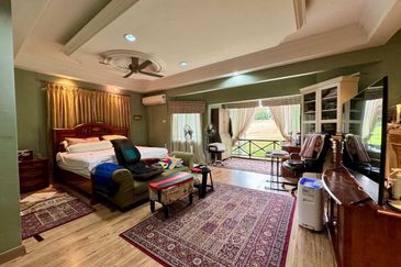 Jalan Tengku Ampuan Zabedah E 9/E