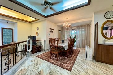 Jalan Tengku Ampuan Zabedah E 9/E