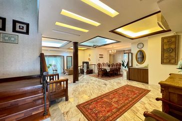 Jalan Tengku Ampuan Zabedah E 9/E