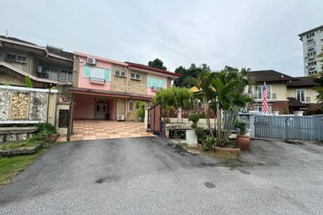 Jalan Tengku Ampuan Zabedah E 9/E