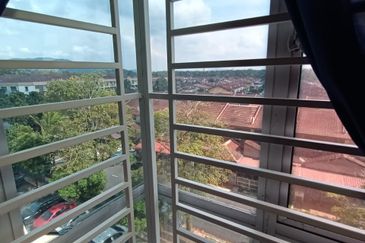 Residensi Laguna Biru 2