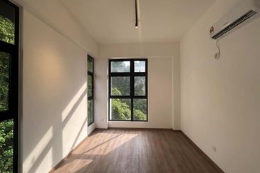 THE COVE HILLSIDE RESIDENCE