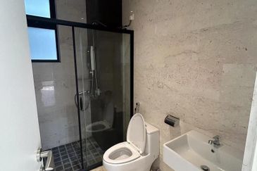 THE COVE HILLSIDE RESIDENCE