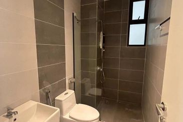 THE COVE HILLSIDE RESIDENCE