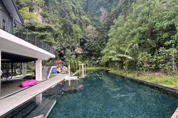 THE COVE HILLSIDE RESIDENCE