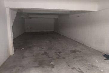 Airport Square (Taman Maju Rapat)