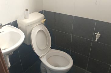 Airport Square (Taman Maju Rapat)