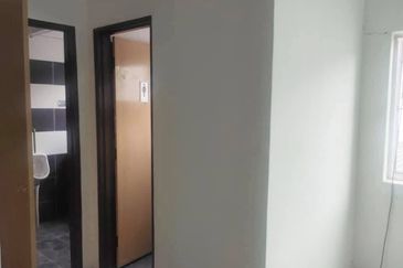 Airport Square (Taman Maju Rapat)