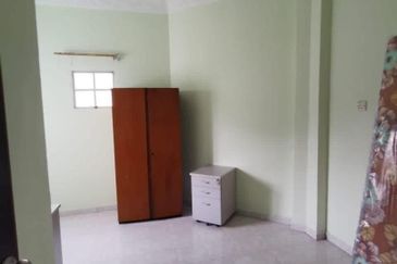 TAMAN LAPANGAN HILLCITY COND