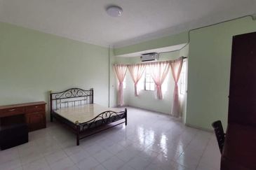 TAMAN LAPANGAN HILLCITY COND