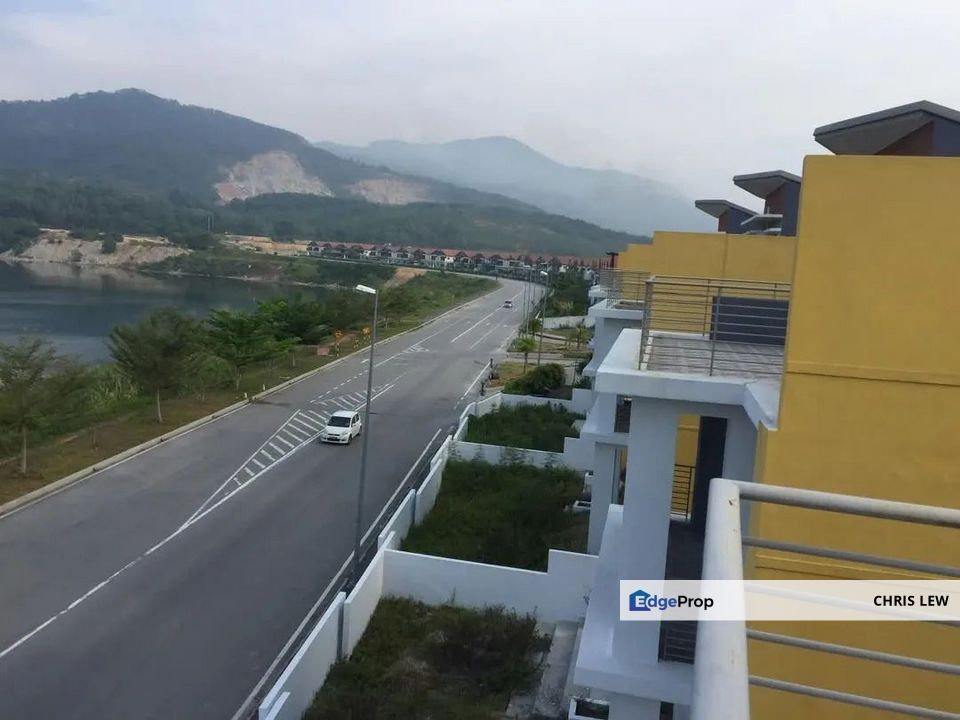 Lahat Mines 2.5 Storey Bungalow For Rent, Perak, Lahat