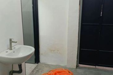 Jalan Pasir Puteh, Station 18