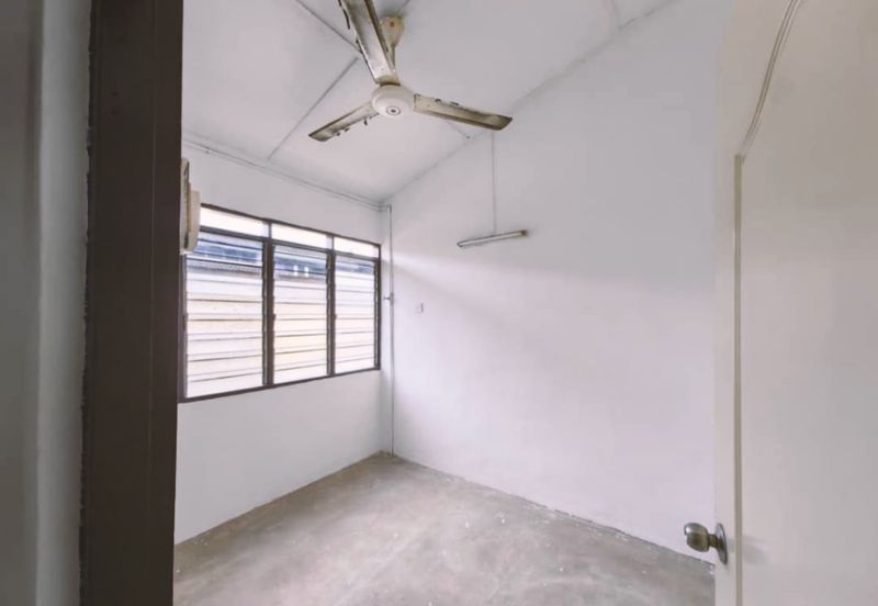 TAMAN CAHAYA BERCHAM