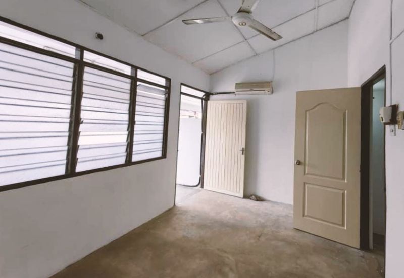 TAMAN CAHAYA BERCHAM