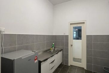 THE COVE HILLSIDE RESIDENCE