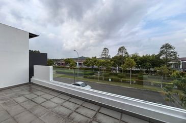 Garden Villa @ Bukit Indah 2