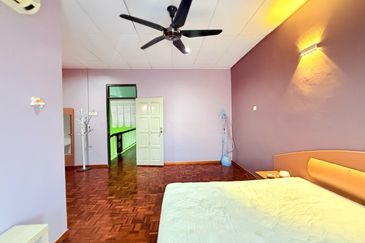 BANDAR LAGUNA MERBOK (TERES)