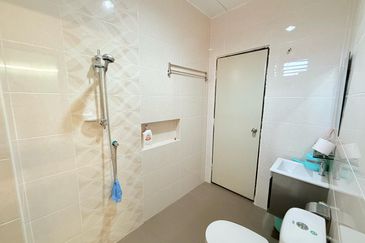 BANDAR LAGUNA MERBOK (TERES)