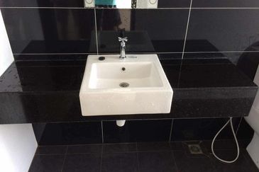 PLATINIUM 3 (TELUK KUMBAR) Condo For Sale