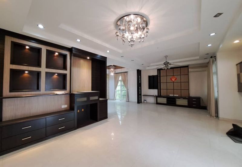 3-Storey Bungalow House For Sale