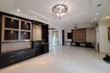 3-Storey Bungalow House For Sale