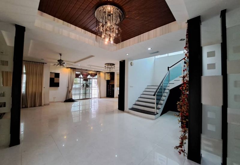 3-Storey Bungalow House For Sale