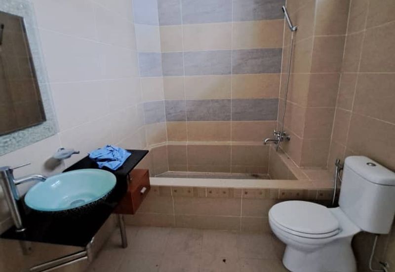 3-Storey Bungalow House For Sale