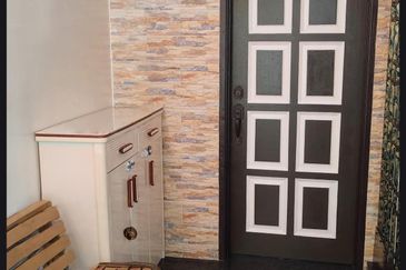 Greenlane Heights (Kingfisher Series)