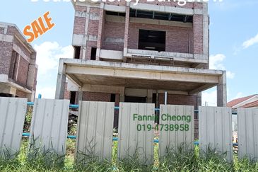 Exclusive Double Storey Bungalow Now Open For Sale 